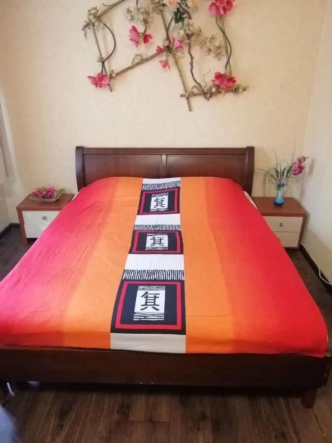 Лепсе, 83Д. Аеропорт Жуляны. Шалимова. Шулимова. Исида. Isida. Метро Берестейская, Шулявская. Американское Посольство Κίεβο Εξωτερικό φωτογραφία